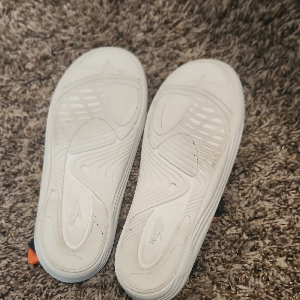 Speedo Blue and Orange Water Shoes Lightweight Design - Picture 2 of 2